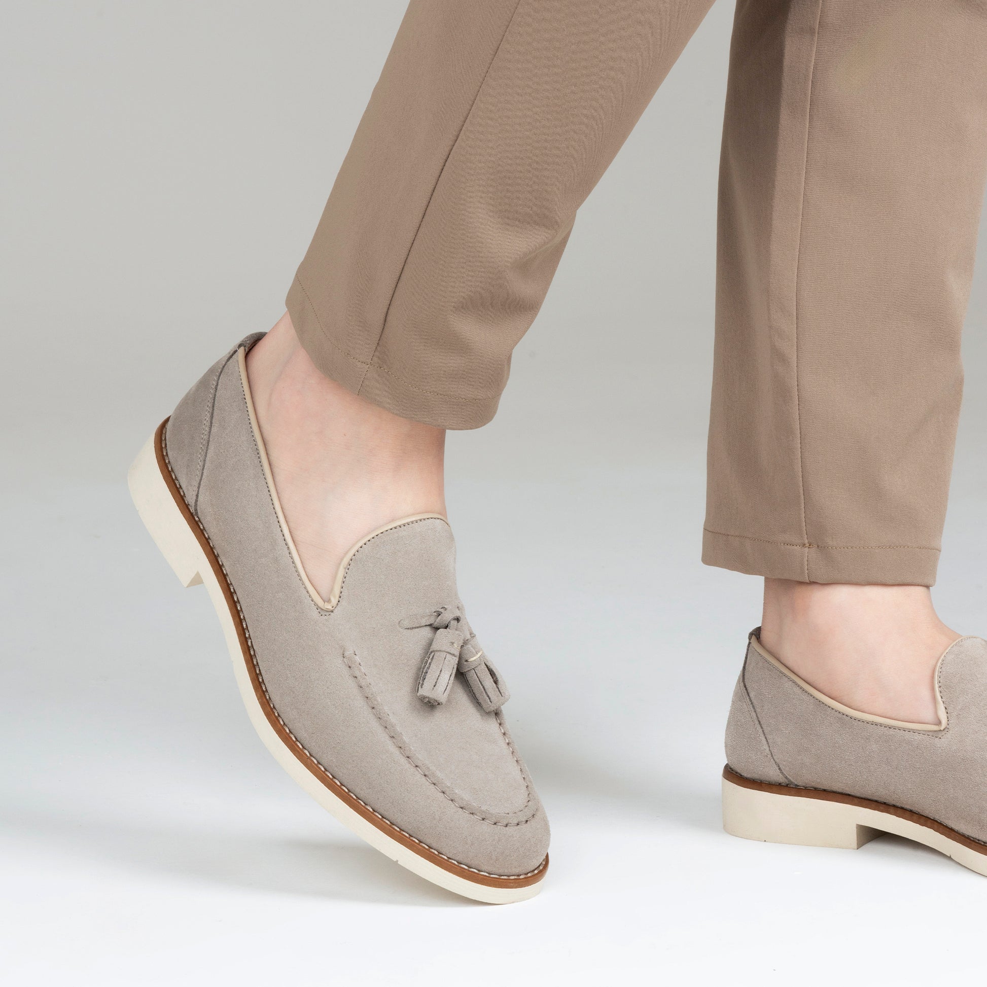 #colore_taupe